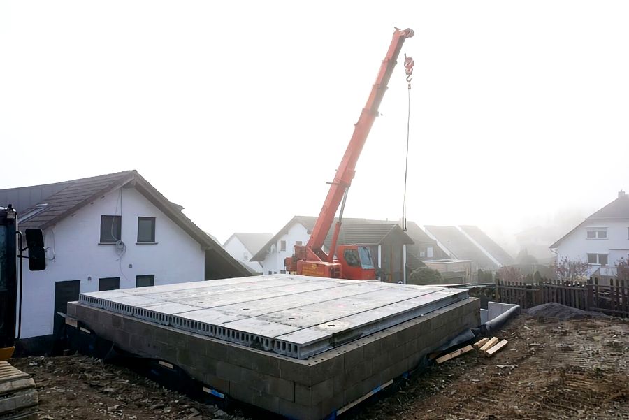 Garagendecke komplett verlegt – Draufsicht auf Spannbetonplatten
