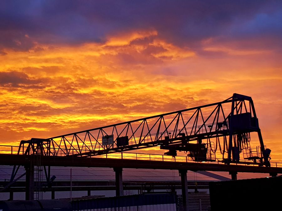 Produktionsanlage MS-Betonwerk Dörth im Abendlicht